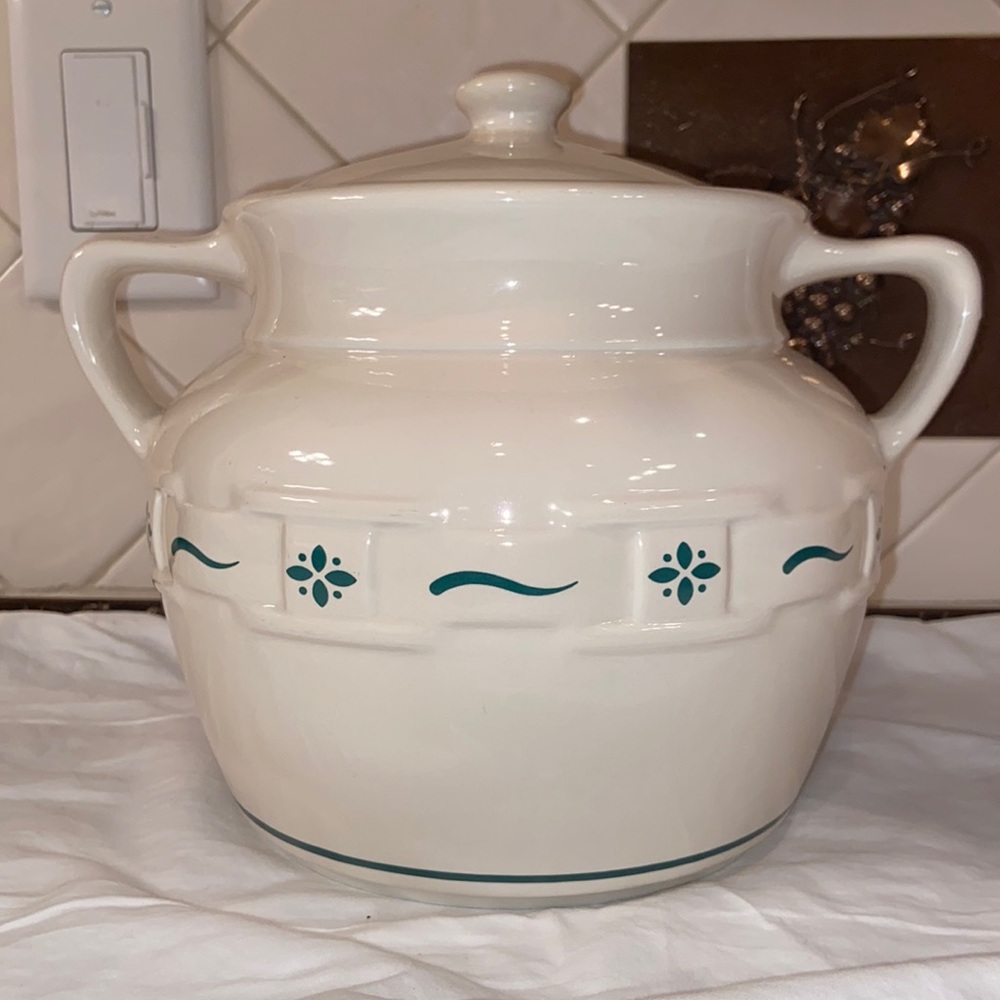 Like new Longaberger Pottery Woven Traditions Cookie Jar